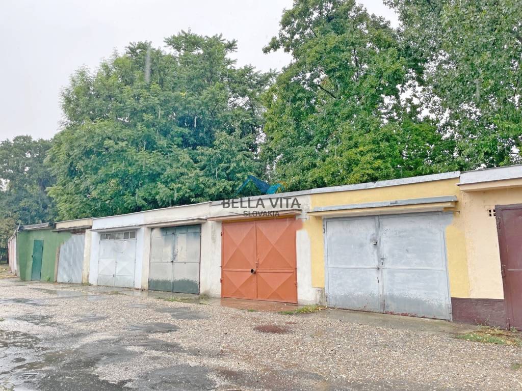 Na predaj GARÁŽ - Galanta, pri parku