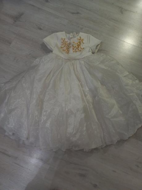 Príležitostné šaty