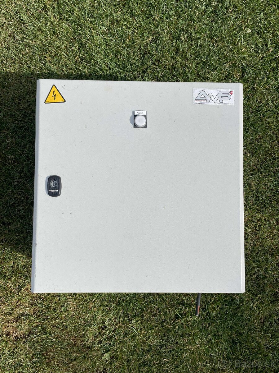 ---- ELEKTRICKÉ SKRINKY NA ISTIČE ---- TOP ----