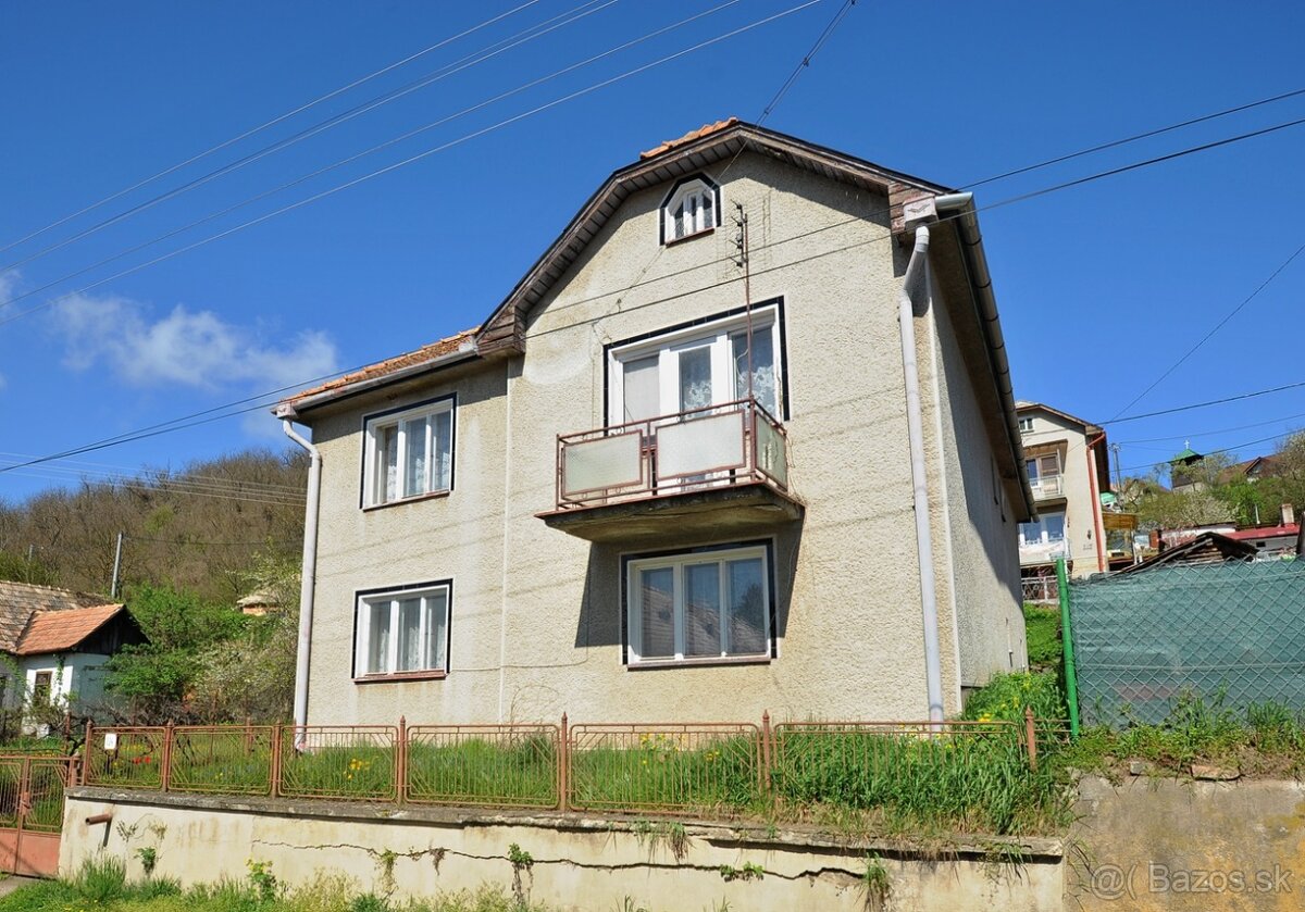 4 izbový poschodový rodinný dom na predaj