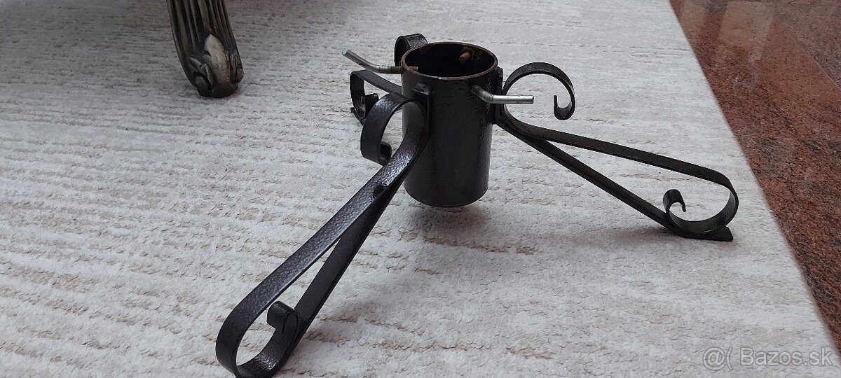 Stojan na vianočný stromček