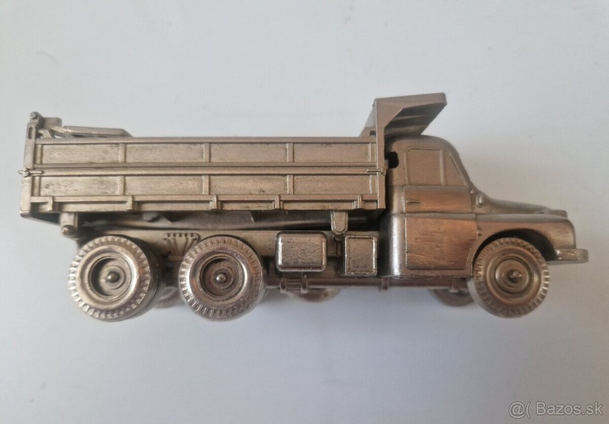 TATRA 148 kovový model