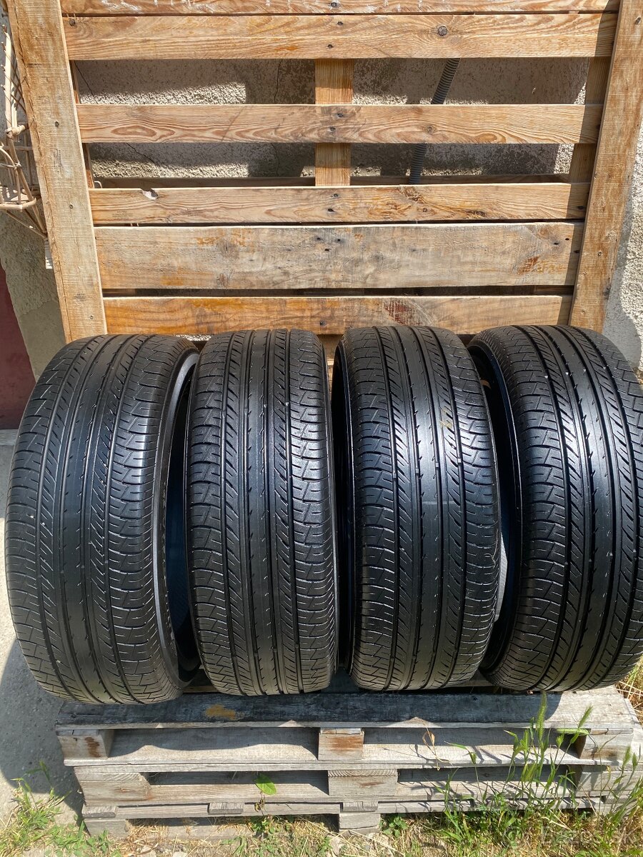 Letné Pneumatiky Yokohame BluEarth E70 225/55R18
