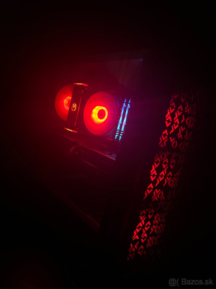 Predám herný počítač – RTX 4070 Ti SUPER, i5-12600KF, 32GB R