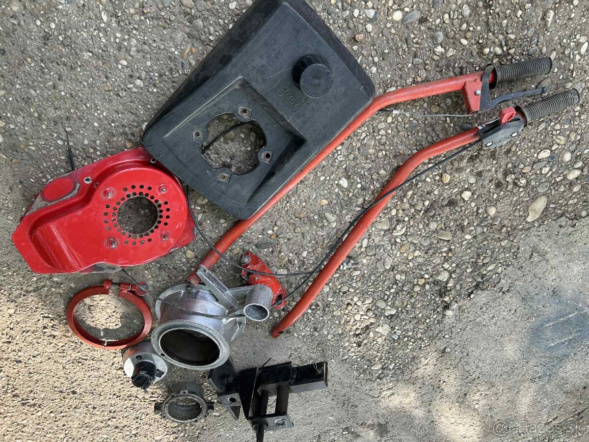 Predám diely na malotraktor Vari