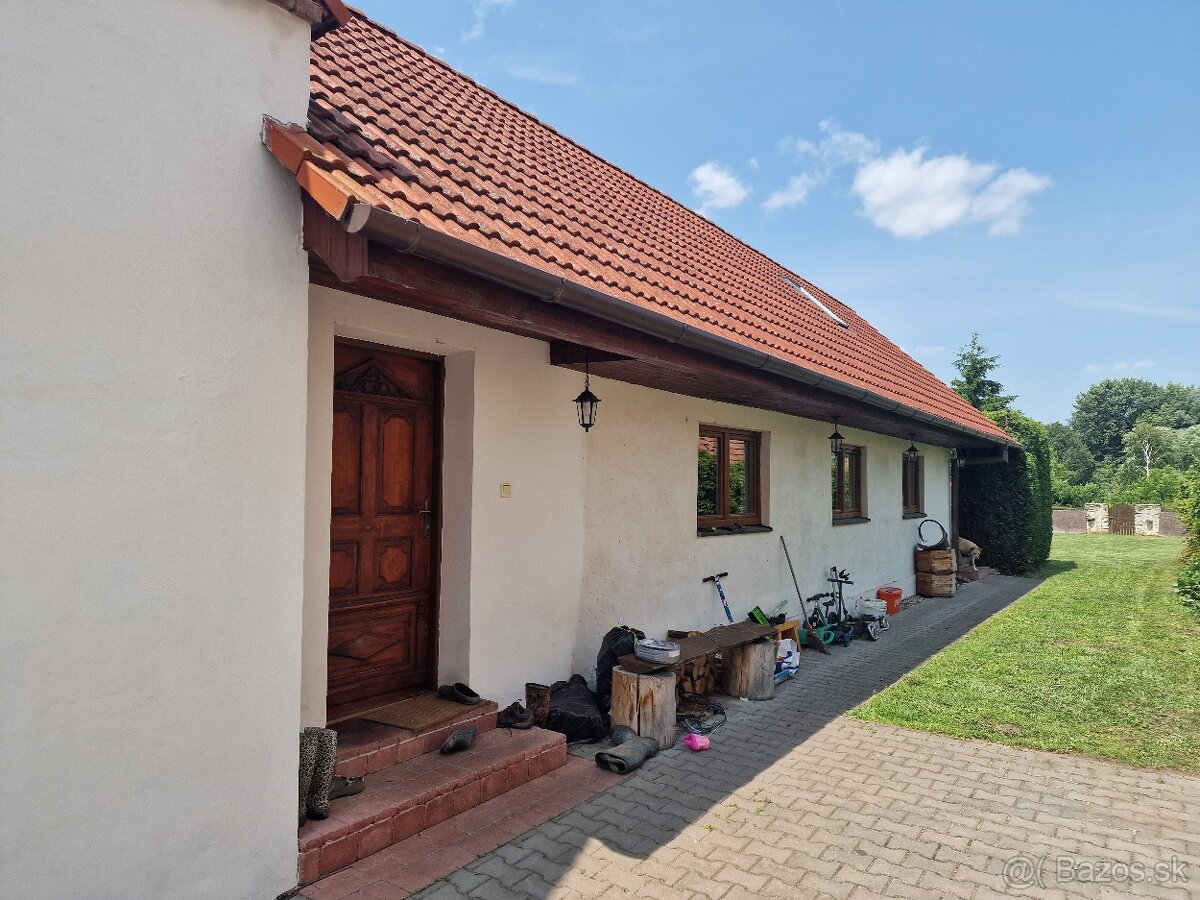 Predám krásny dom vo vidieckom štýle s rozľahlým pozemkom