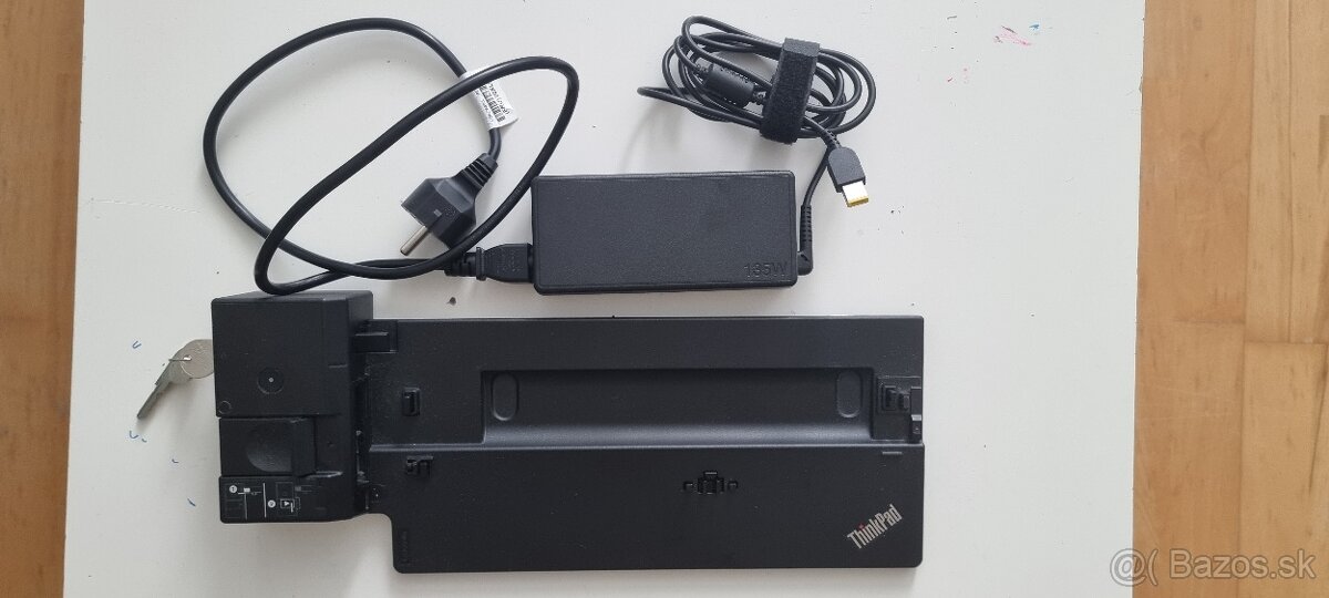 Predám Lenovo ThinkPad Ultra Docking Station (Typ 40AJ) + 13