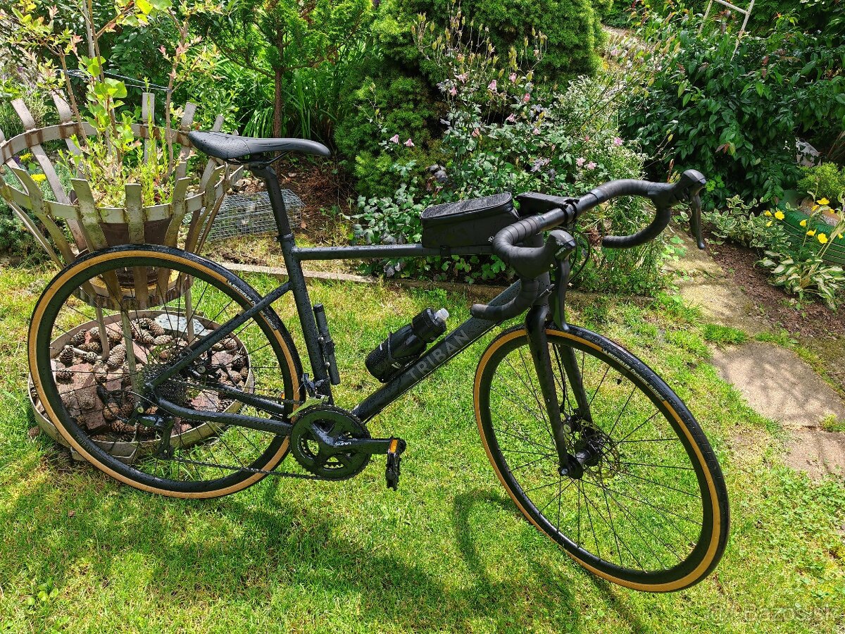 Cestný bicykel