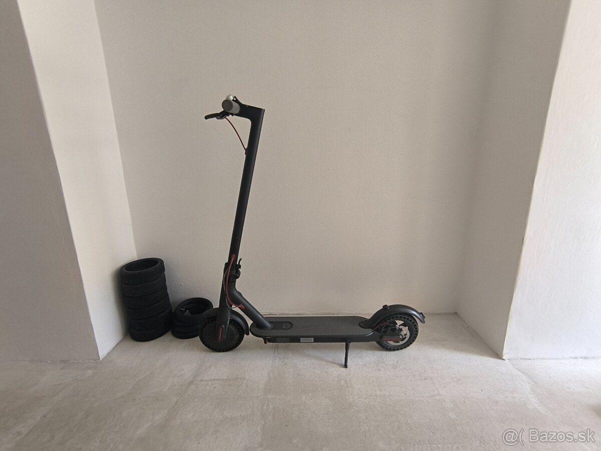 El kolobezka Xiaomi Mi Scooter M365