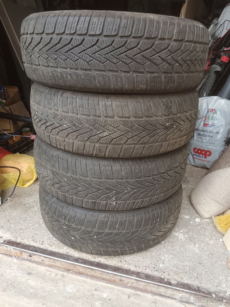 Predám zimné pneumatiky Semperit 195/65R15 91T.
