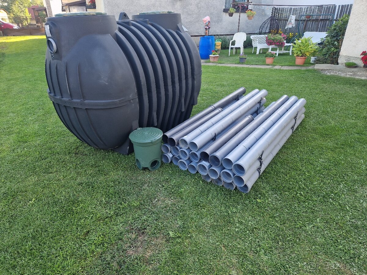 Plastová nádrž, žumpa, septik 2.5 m³