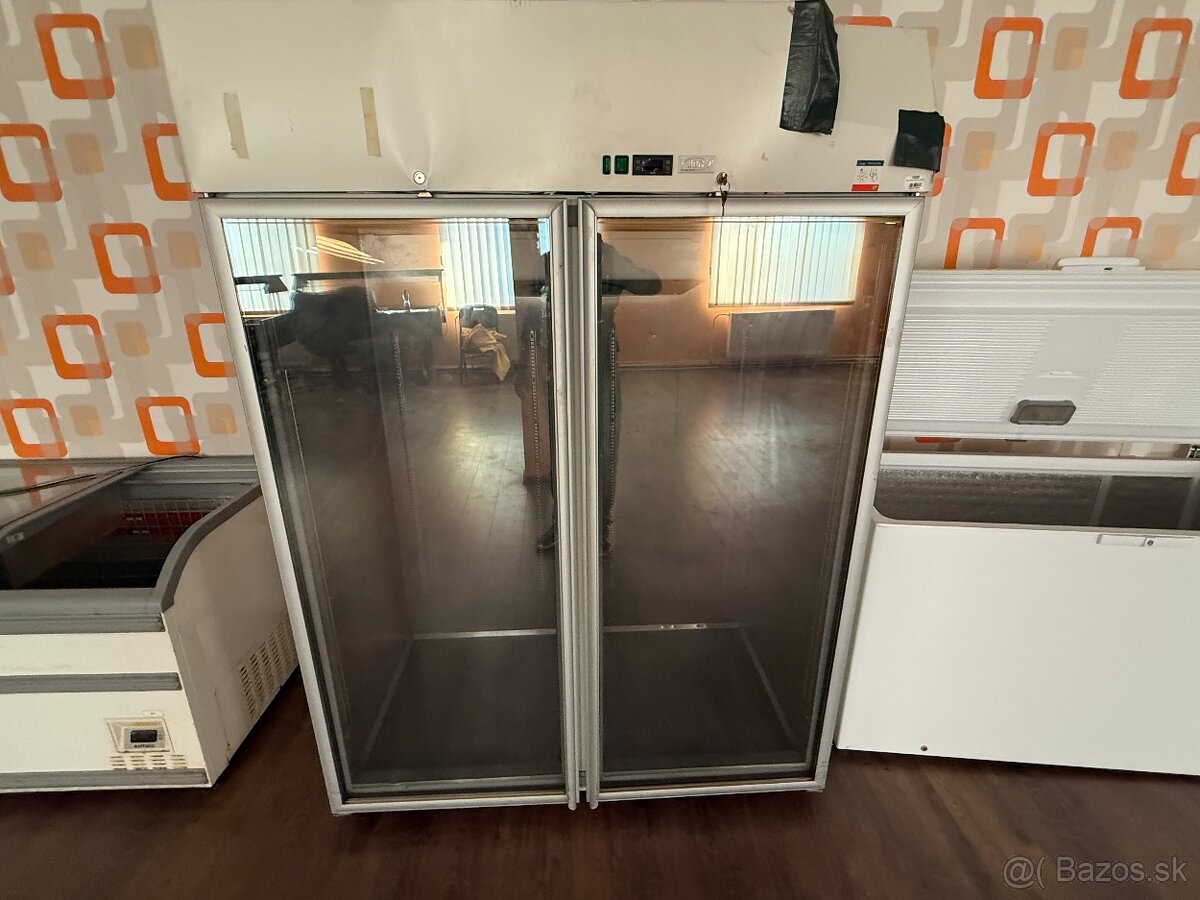 Predam stojaci mraznicku bez polic 1000 l AKCIA