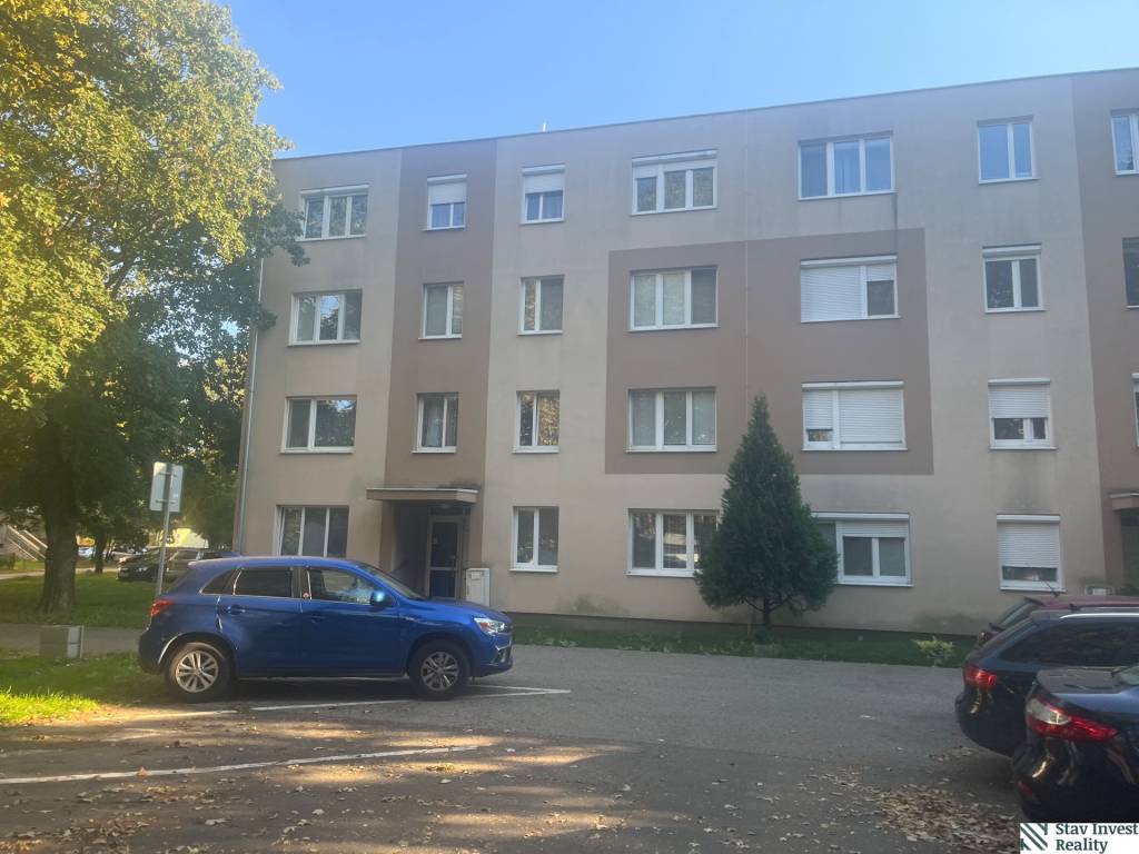 4-izbový byt – Svätoplukova ul., Senec (centrum) vhodné aj p