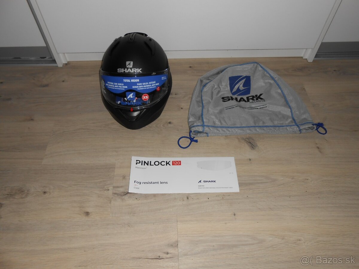 Predam krasnu novu moto prilbu znacky SHARK EVO GT BLANK MAT