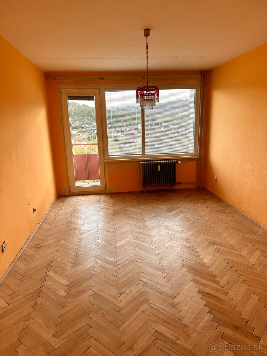 Predám v Detve 3 izbový byt zo 4 lodžiami