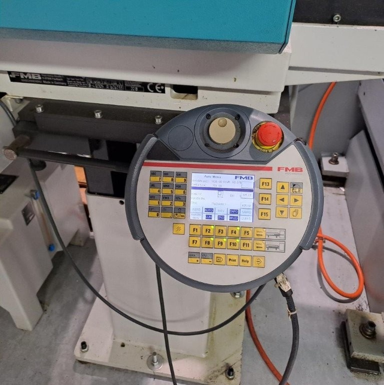 Podavač tyčí pro CNC soustruhy