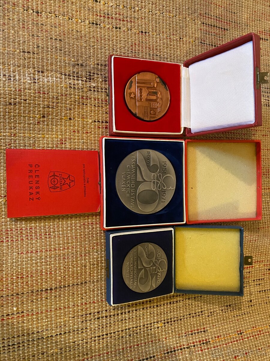 Plakety+člensky preukaz svazarm