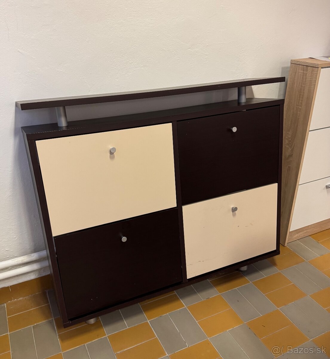 Botník / skrinka na topánky