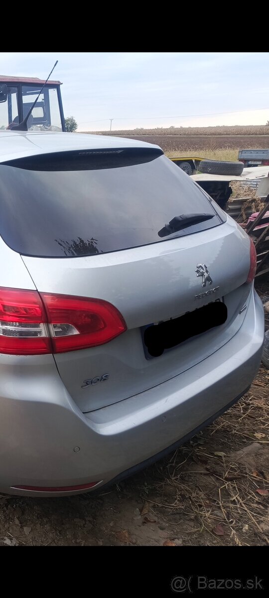 Peugeot 308 T9 zadok