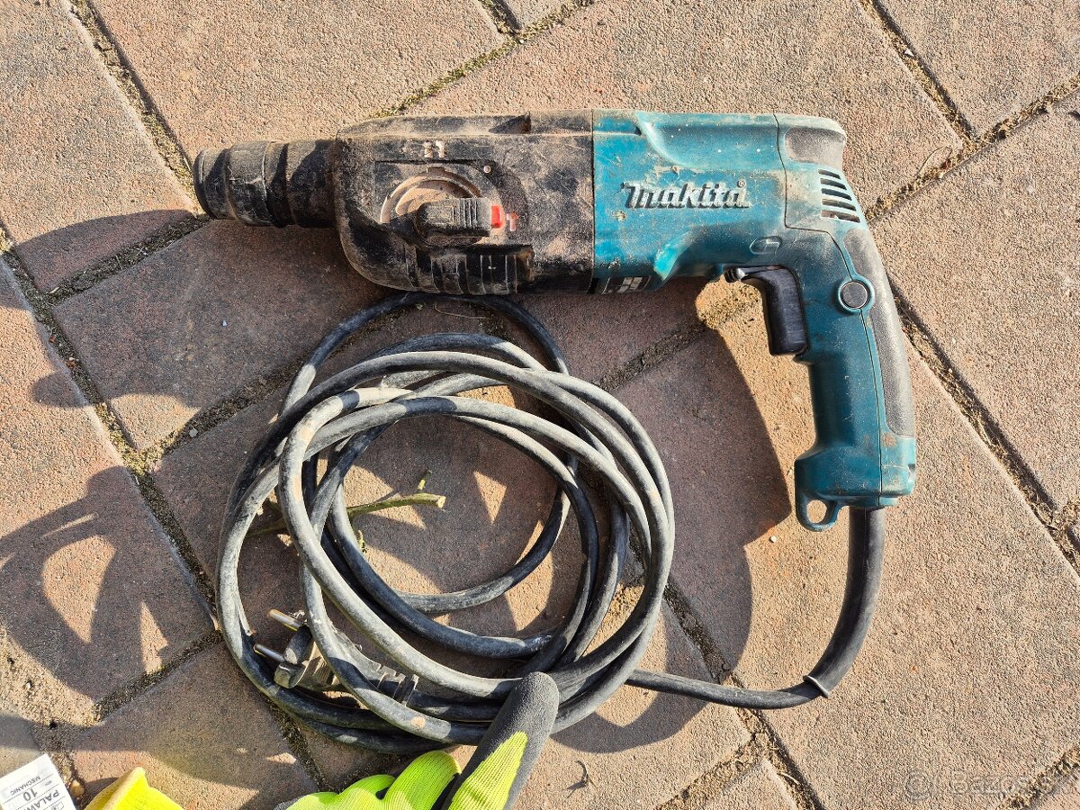 Príklepová vŕtačka Makita HR2450