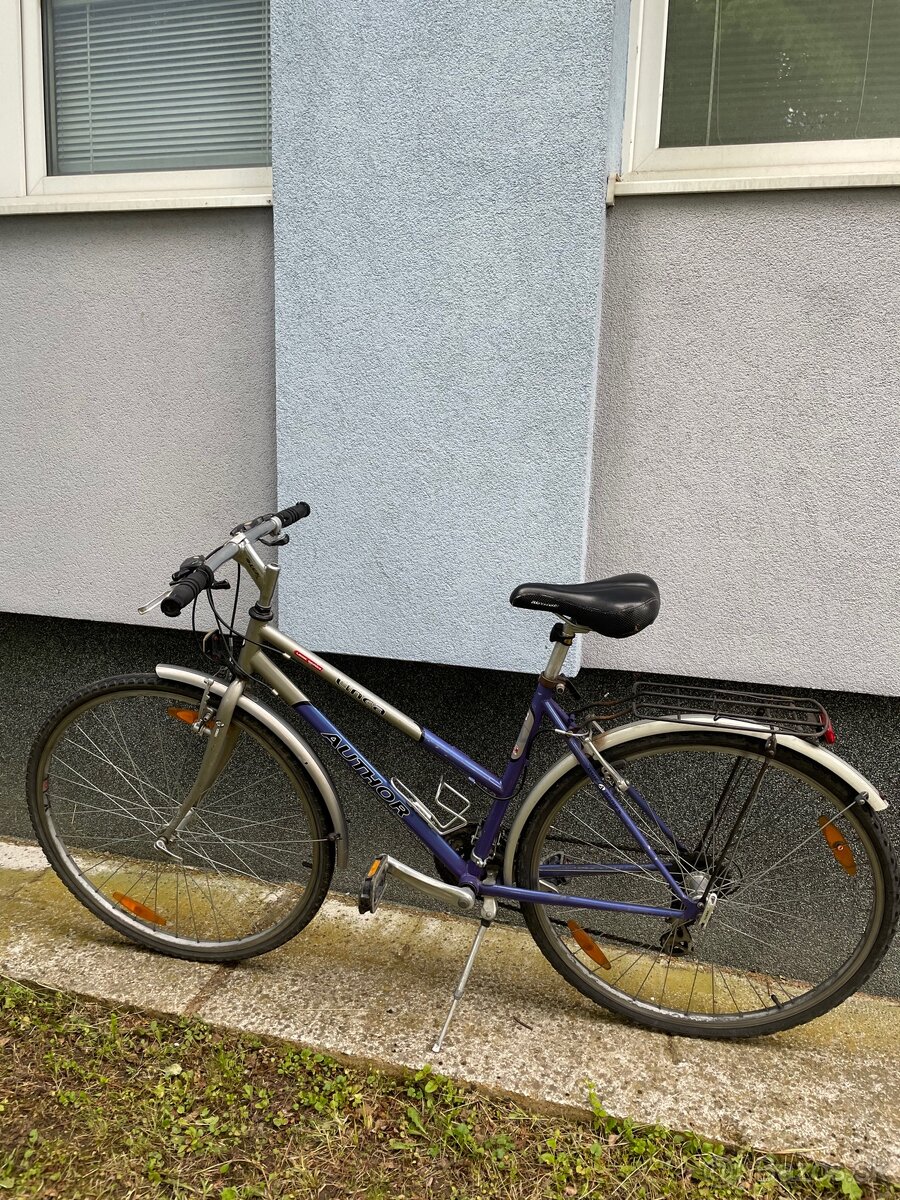 Bicykel a dvaja chlapci