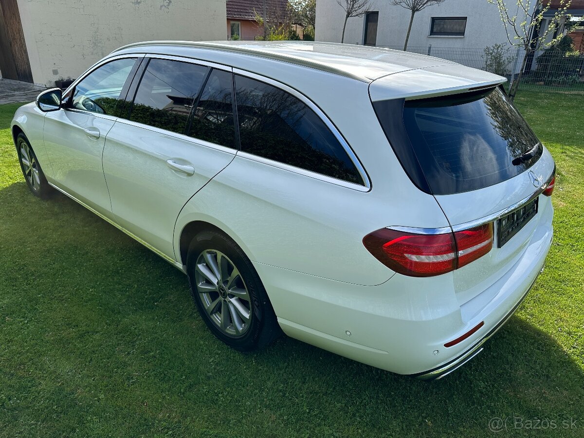 Mercedes E220d 4 matic, pečlivý servis, 100% nájezd i stav