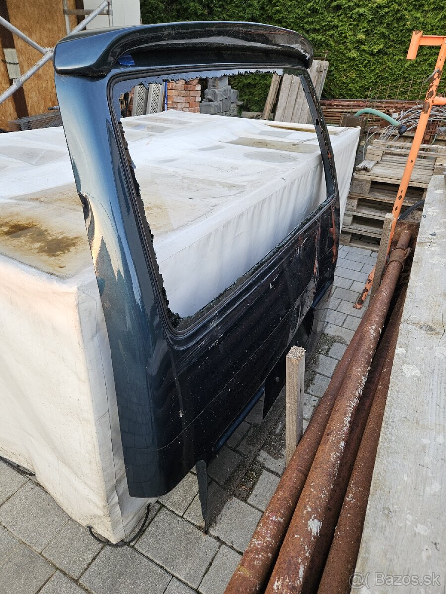 Dvere t4 so spojlerom