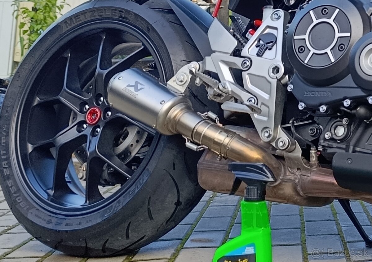 Akrapovic