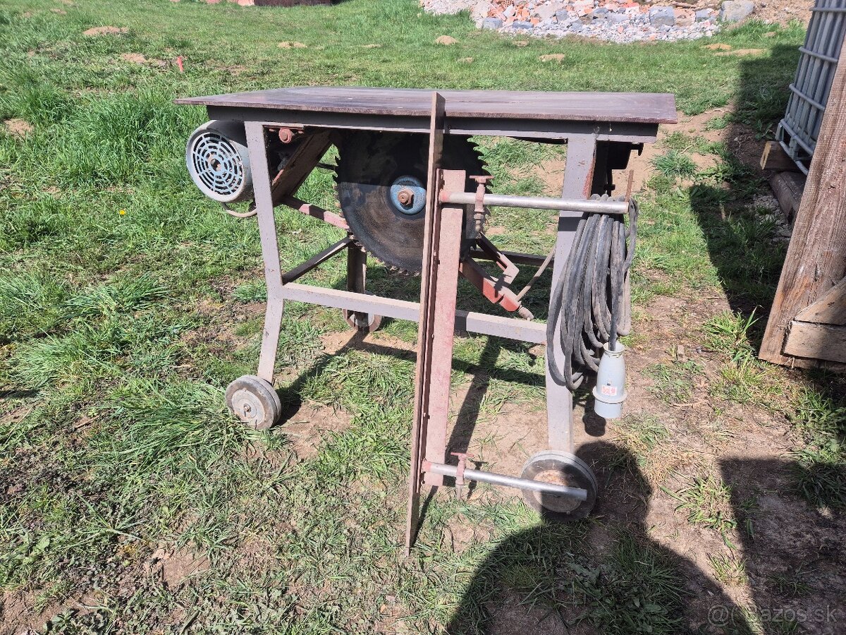 Stolová píla na 380 V