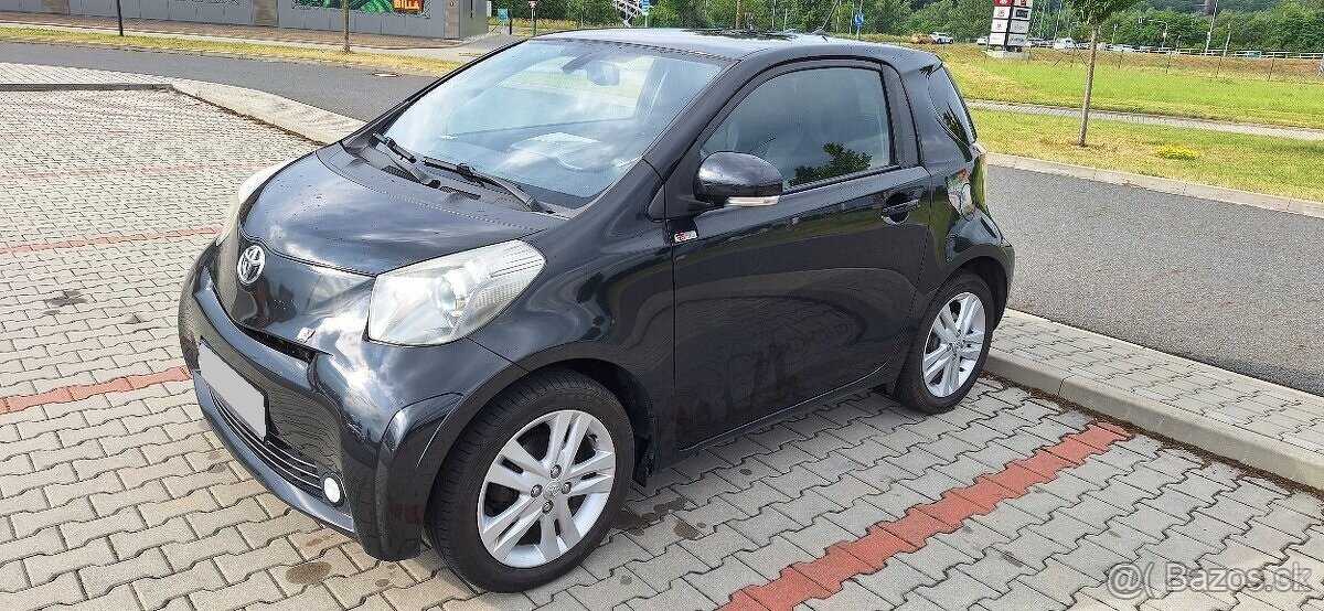 Toyota iQ 1,0 automat CVT max.