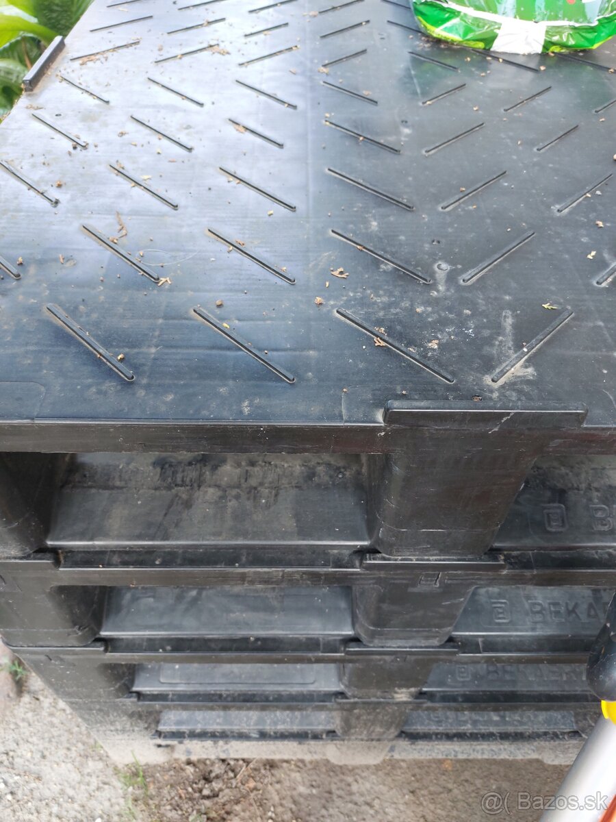 Plastove palety plne 110x80cm