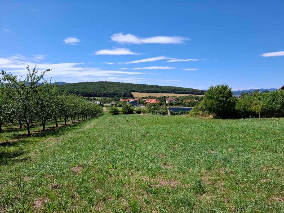 Slnečný pozemok v tokajskej oblasti 1500m2