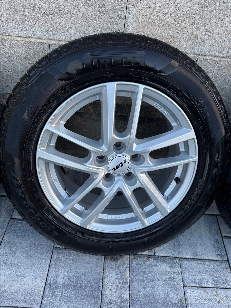 Alu disky R17 obuté na zimných pneu 215/65/17 Pirelli