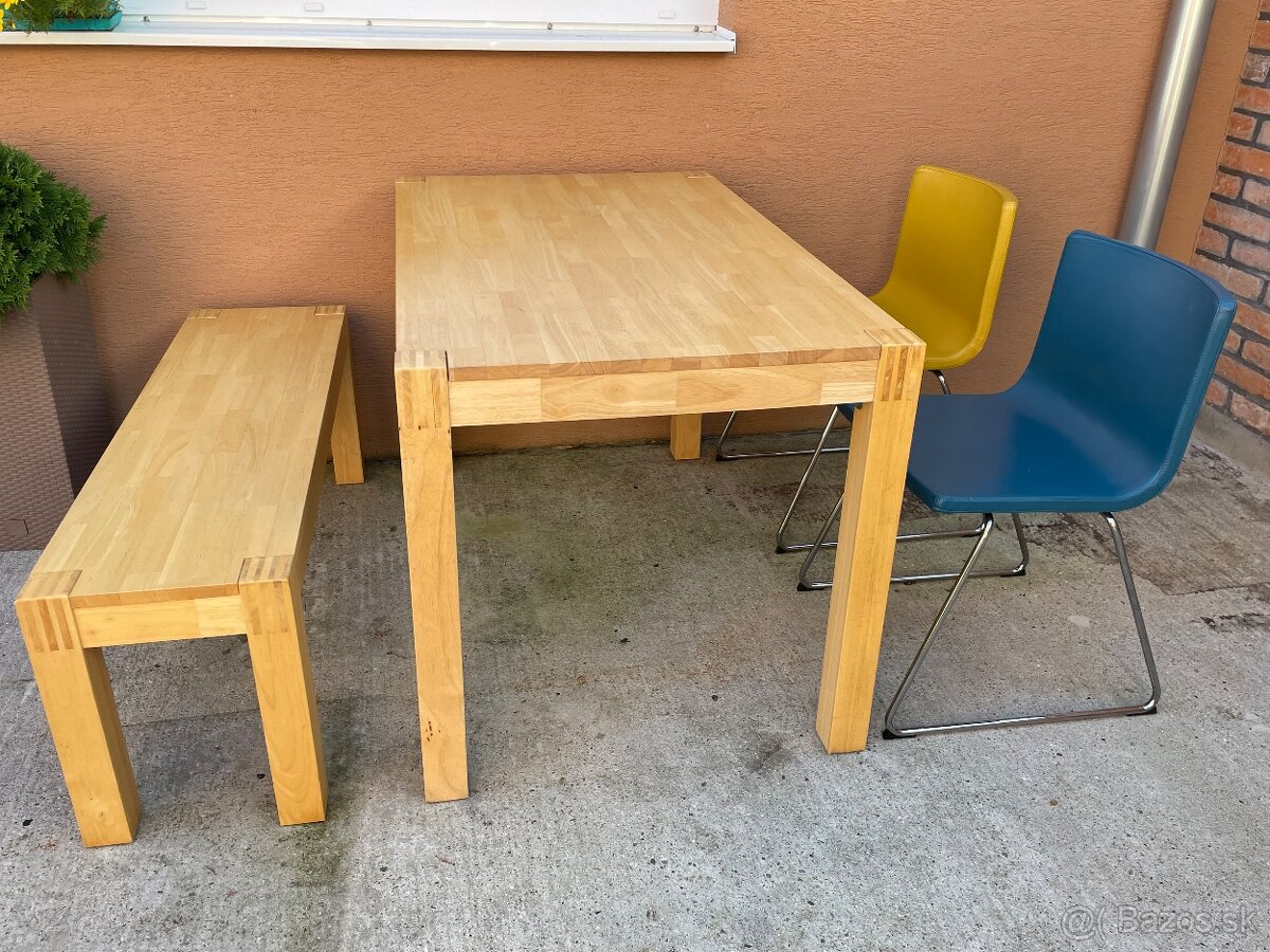 Jedálenský stôl, lavica, 2 koženné stoličky