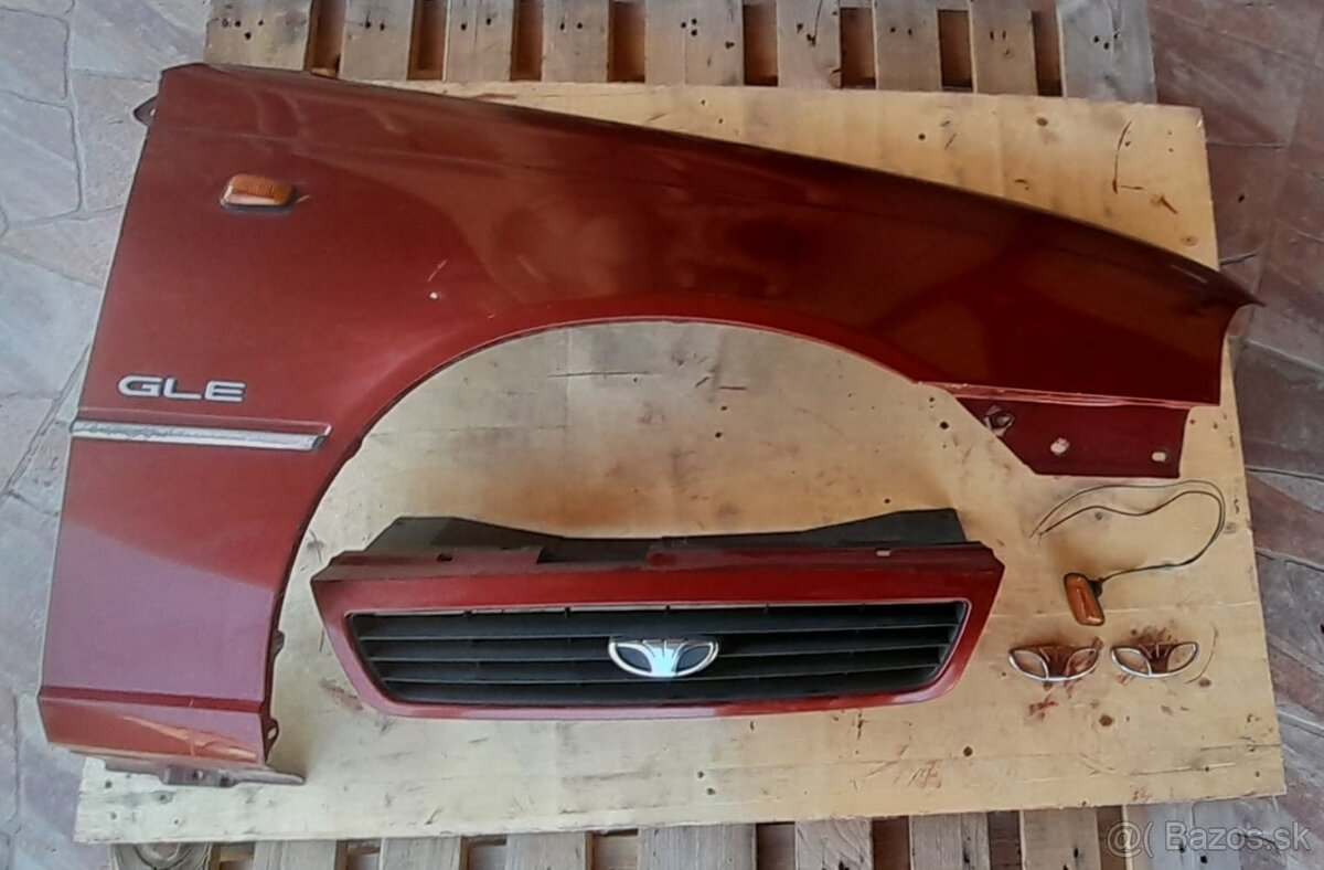 Predám rôzne diely z Daewoo Nexia 1,5 GLE, r.v.1996