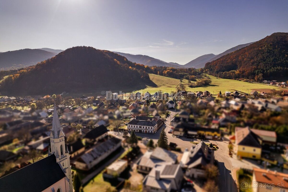PREDAJ: Historický hostinec pod Muránskym Hradom, 1102 m2, M