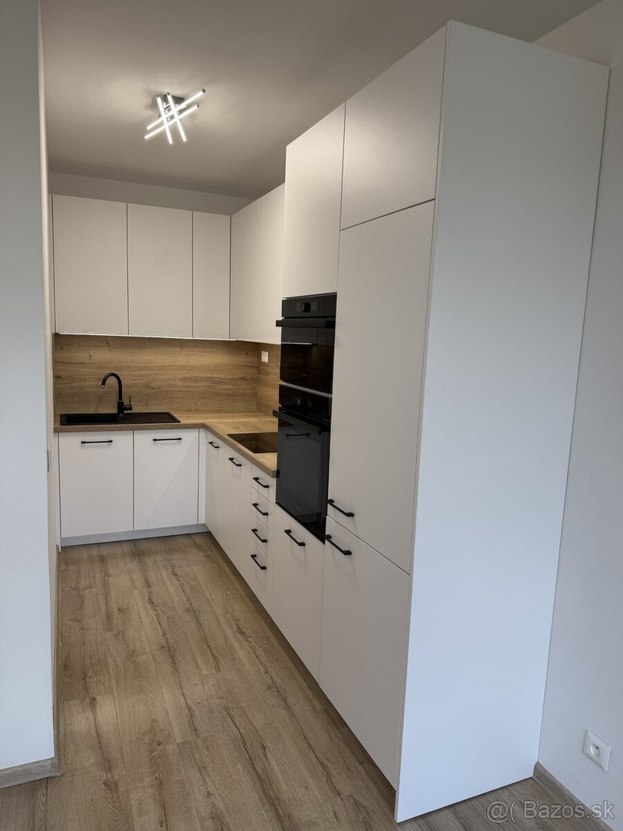 2-Izb. byt po kompletnej rekonštrukcií - Valová ul