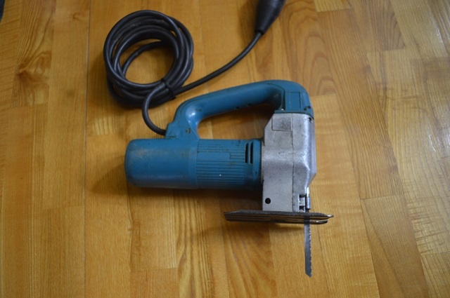 predam - kvalitna priamociara pila SCINTILLA SA, made in Swi