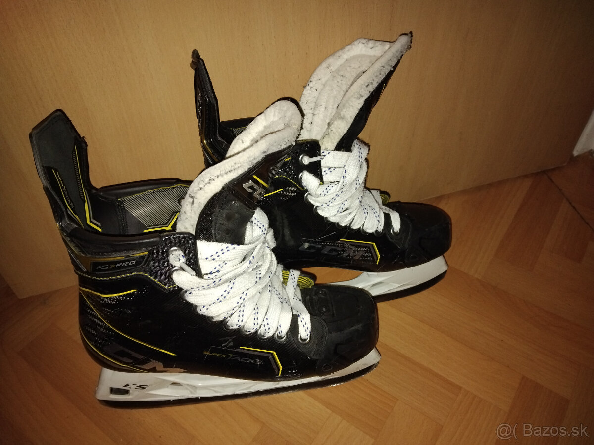 Hokejove korcule CCM AS3 PRO Super tacks