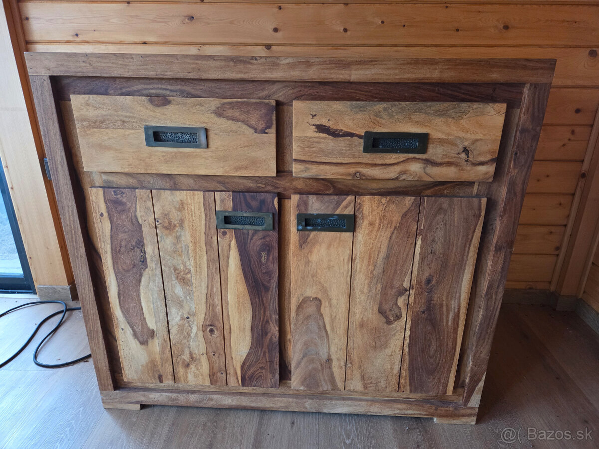 Komoda z masívu