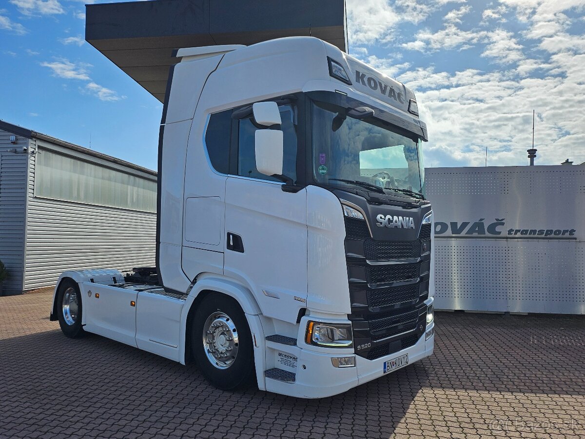 SCANIA S520 V8