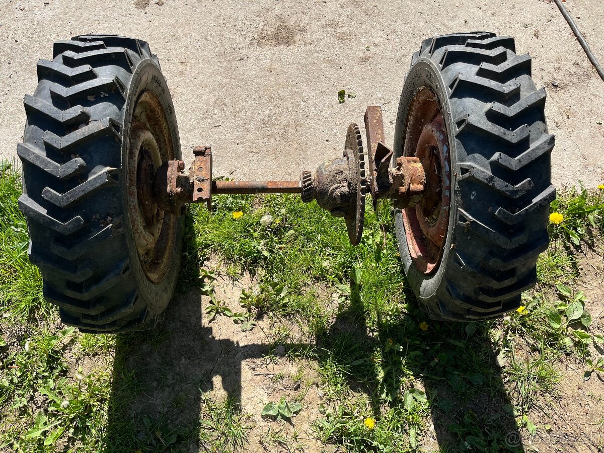 náprava s kolesami na malotraktor, pluh na oranie