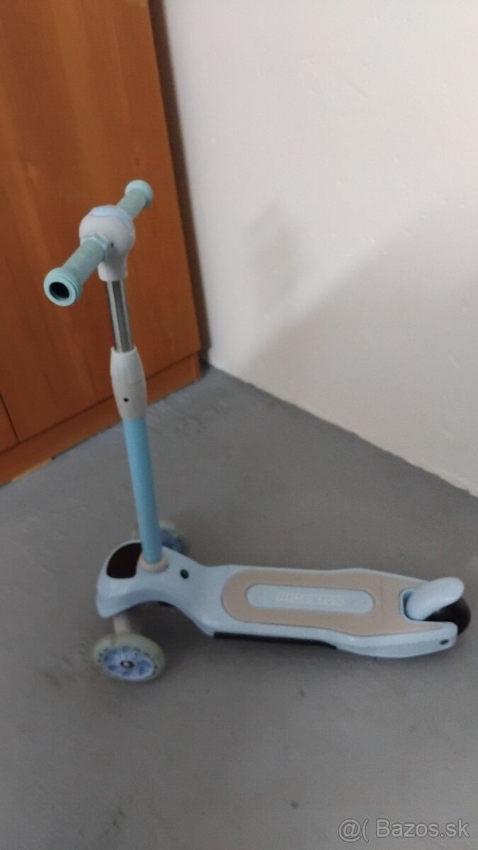 kolobežka ricokids svietiaca do 35kg