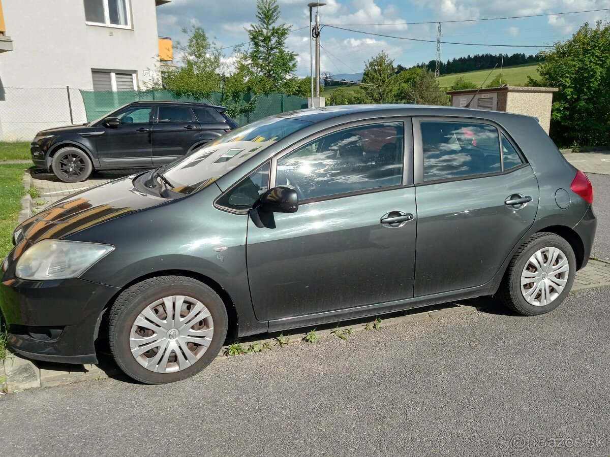 Toyota Auris 1.6 S 5 D Benzin 91 KW