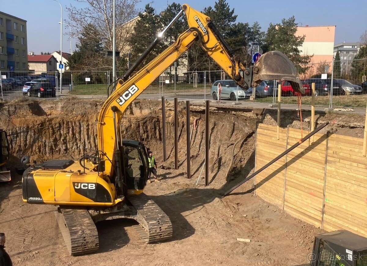 Predám rýpadlo JCB JS 220 (25 tun) v TOP stavu 5950 MTH
