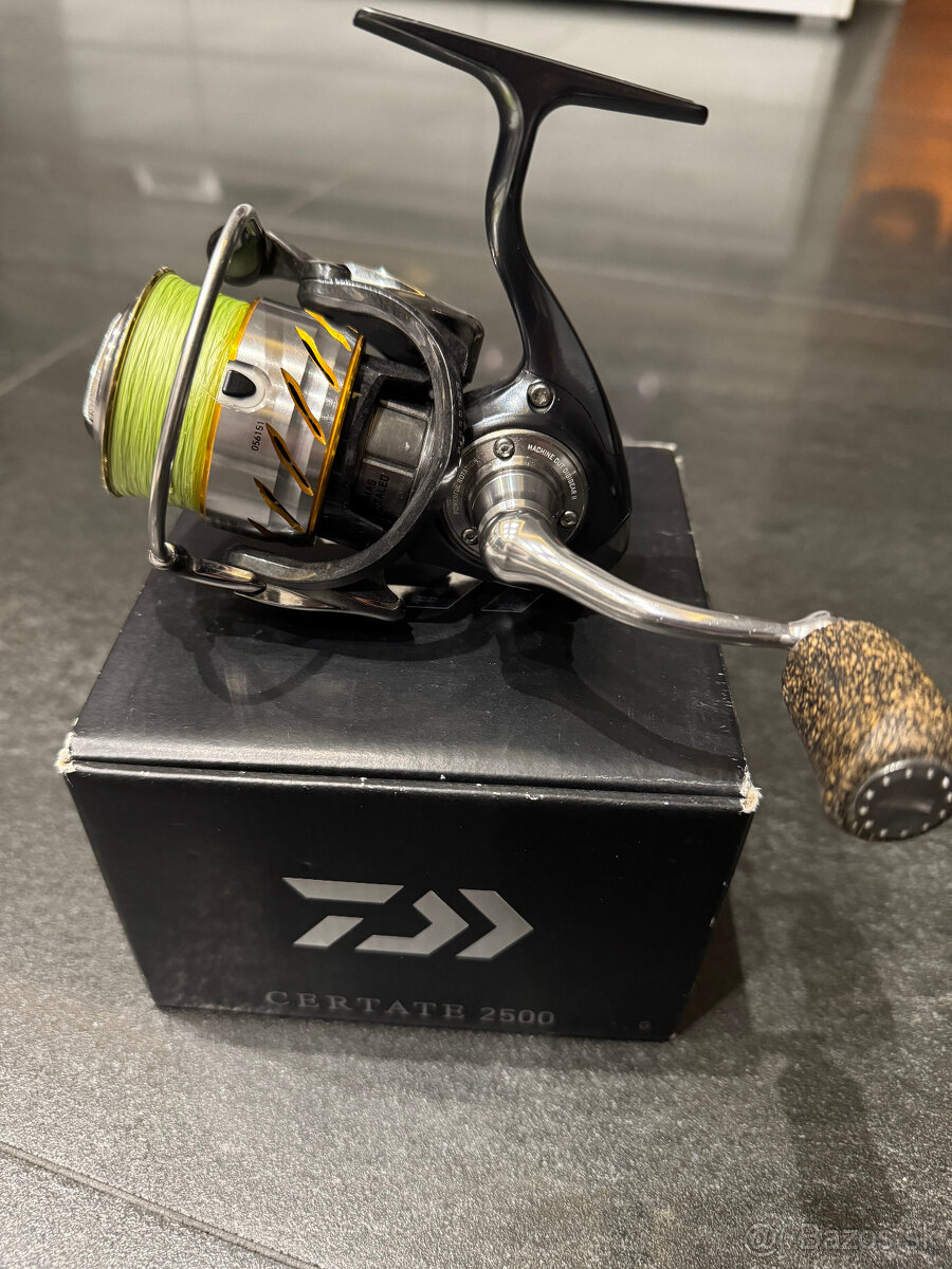 Navijak Daiwa 13certate 2500 + nahradna cievka