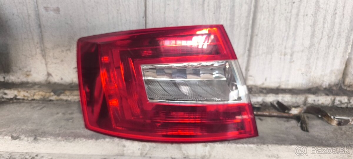 Lave zadne sedan led svetlo octavia 3