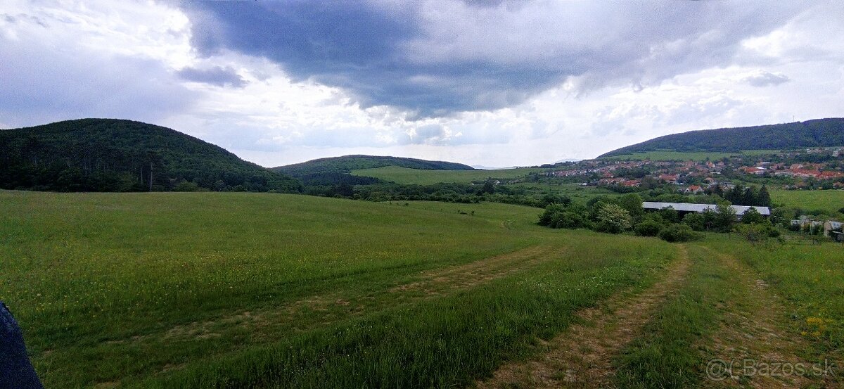 Pozemok na predaj