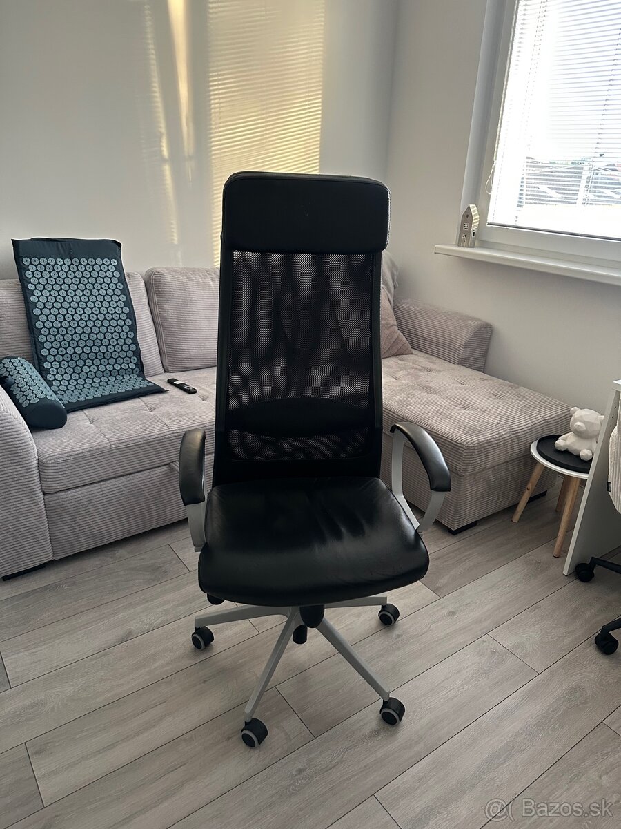 Použitá pracovná stolička