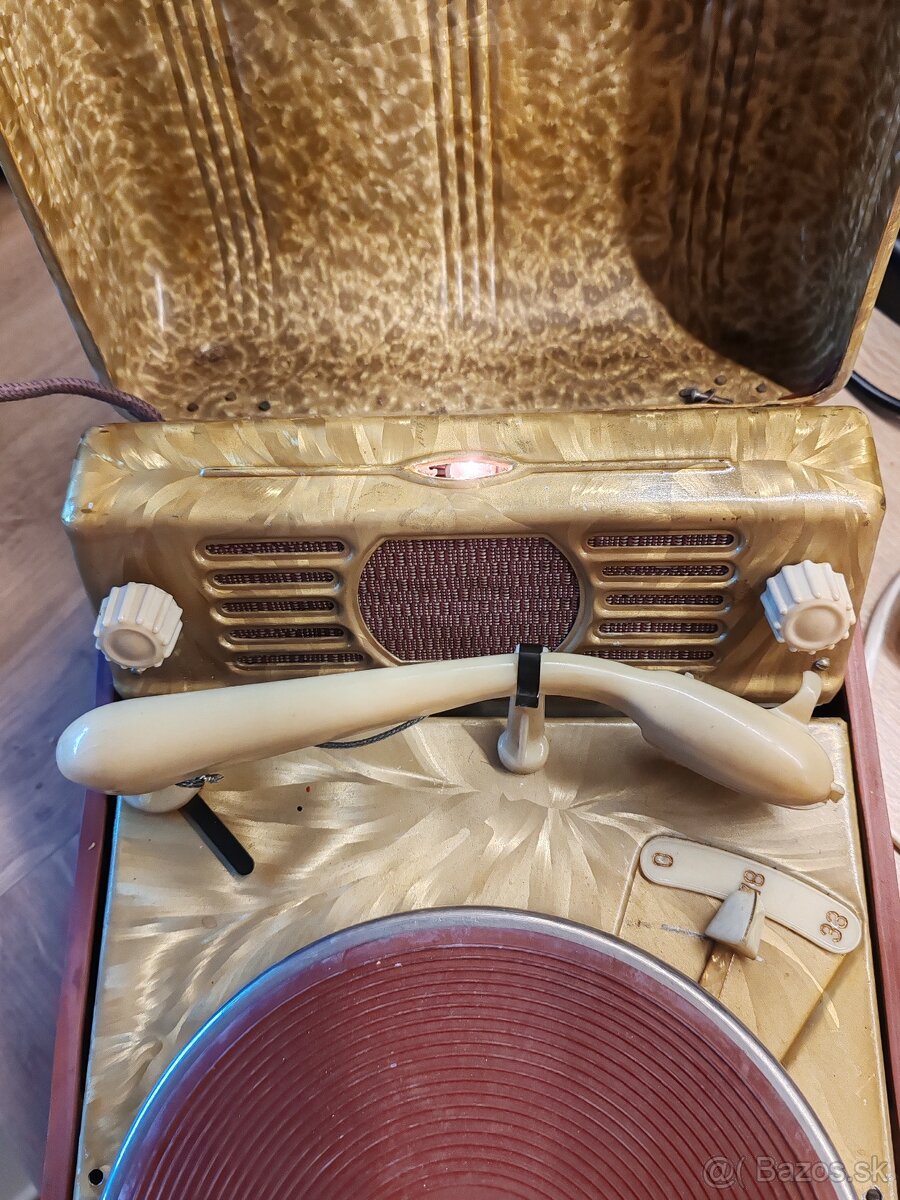 Kufrikovy gramofon
